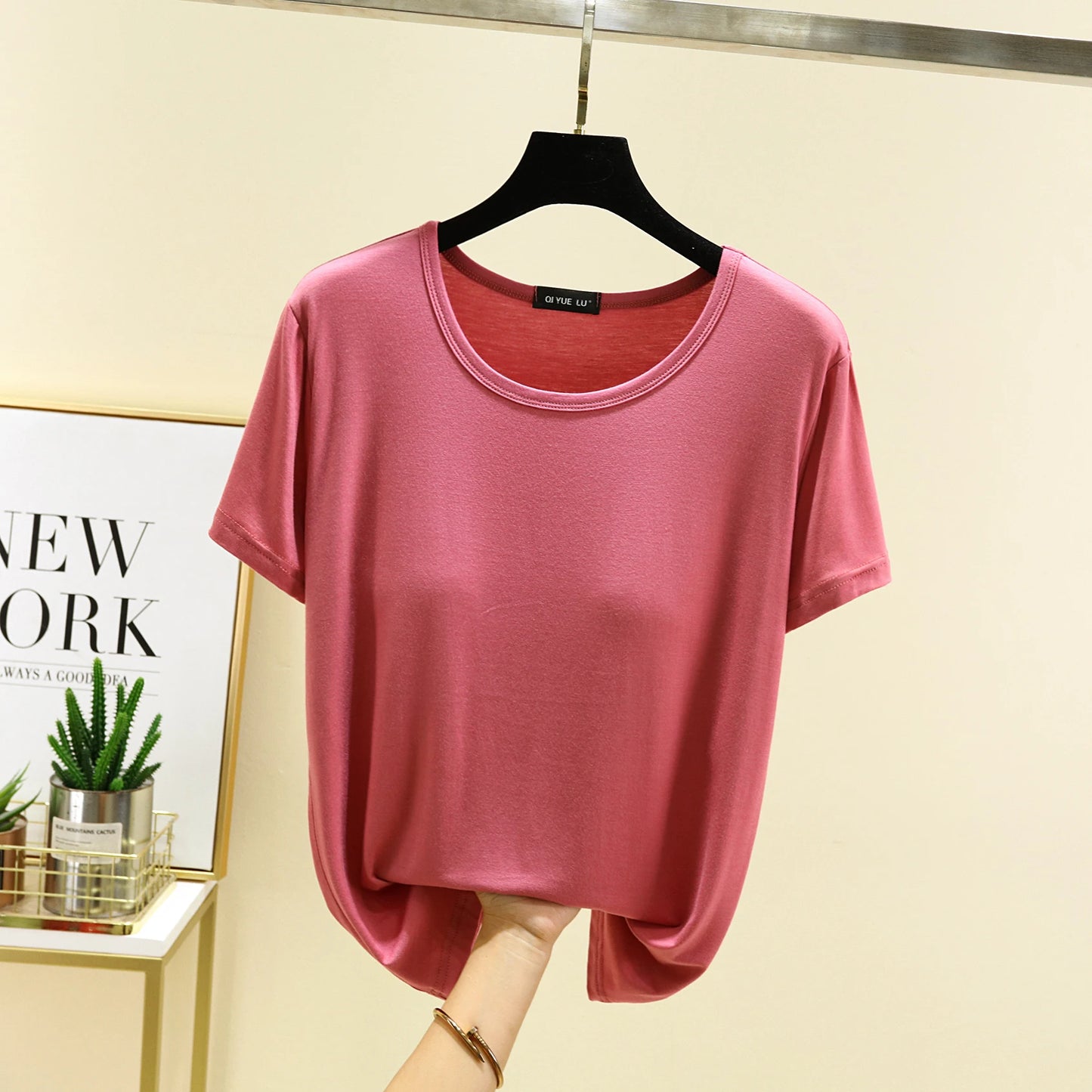 Loose Modal T-irt Women's Spring Summer round Ne ort Sve Built-In Bra Large Size Base irt Casual Sle Summer Top