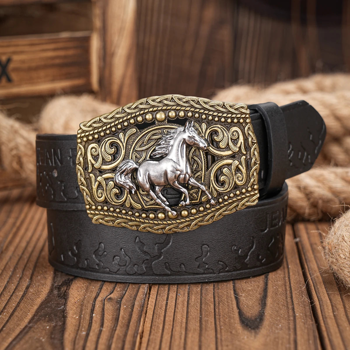 A casual, individual and retro belt, Western-style clothing accessory, metal buckle, PU belt, suitable for both men and women