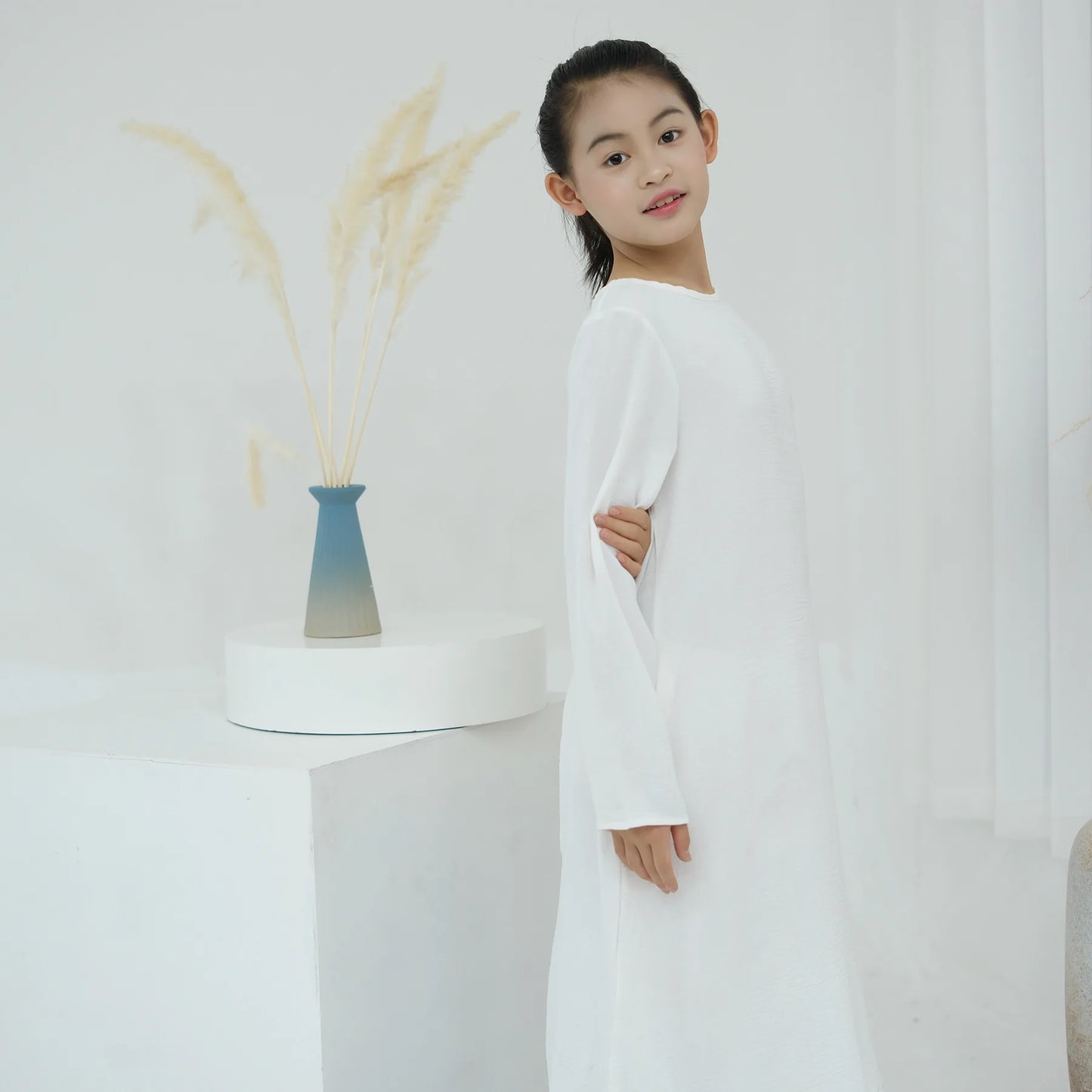 Muslim Kids Abaya Middle East Arab Children Long Sleeves Plain Color Dress Turkey Robe Islamic Girls Round Neck Clothing Modest