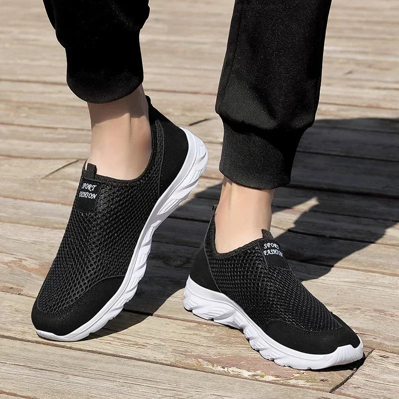 New Running Shoes for Men Breathable Sports Shoes Light Weight Fashion Summer Mesh Breathable Sneakers for Men