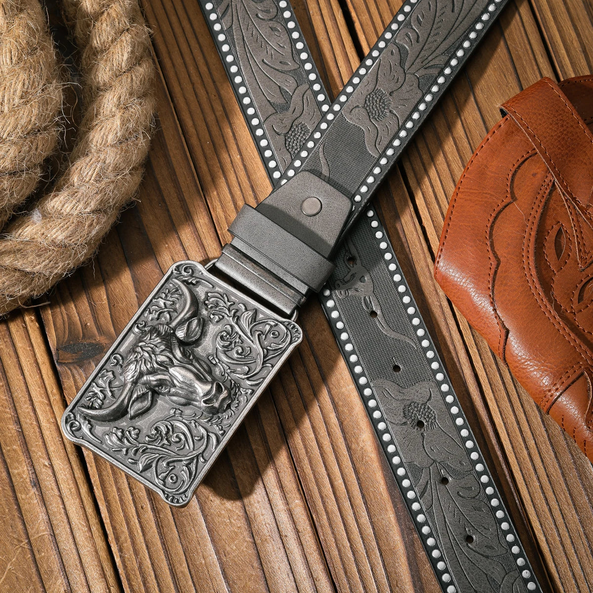 A casual and retro belt, a waist accessory for Western-style clothing, metal buckle, PU belt, suitable for both men and women