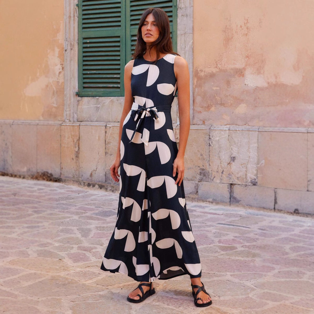 Round Neck Printed Jumpsuit – Sleeveless Waist-Controlled Summer One-Piece
